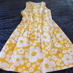 Luxe by Carmen Marc Valvo size 6.